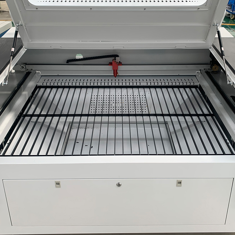 Macchina da Taglio Laser CO2 1 - Co2 Laser Engraving Machine recensione e prezzo